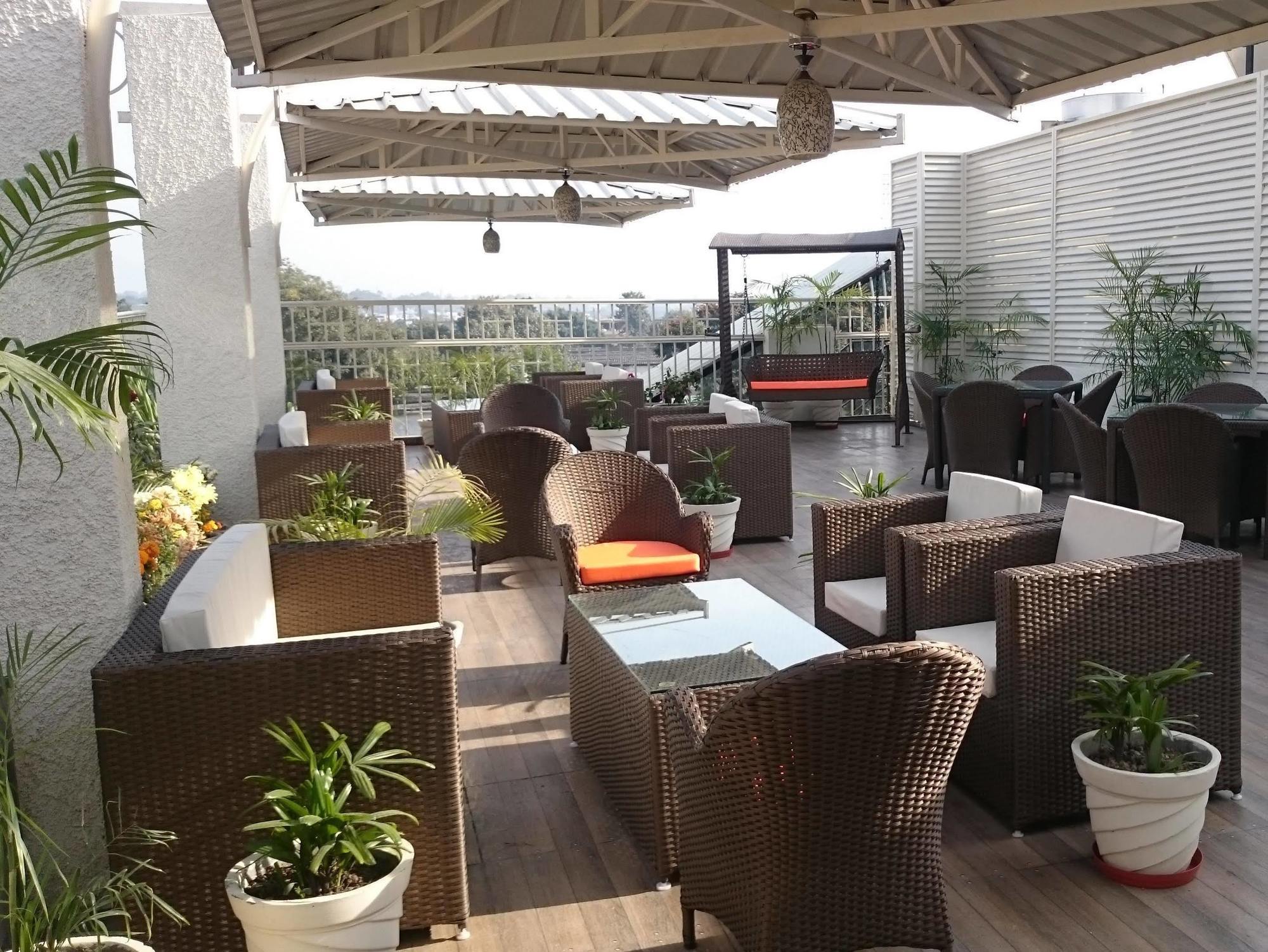 Imperial Clarks Inn Dehradun Exterior photo